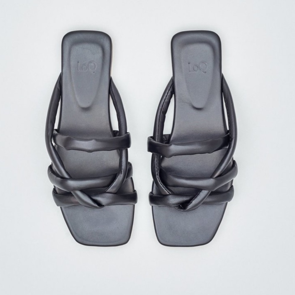 LoQ Garcia Black Sandals